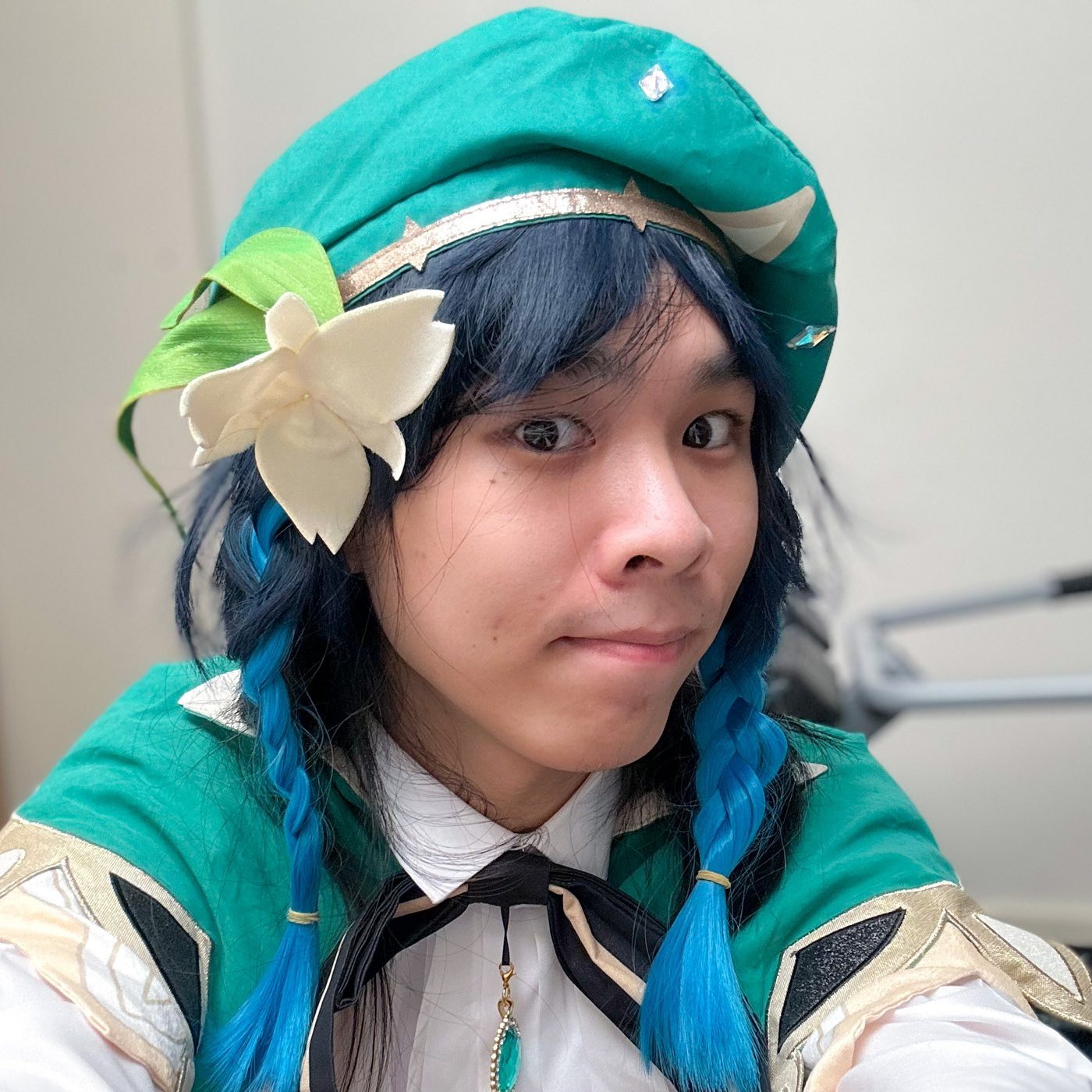 akashoT in his Venti cosplay